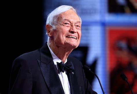 ¿Quién fue Roger Corman, el rey del cine de bajo presupuesto que murió ...