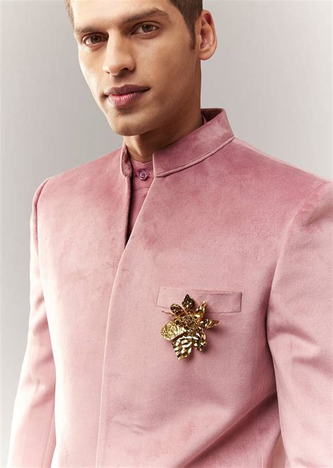 Buy Pink Jodhpuri Style Tuxedo Set With Metal Broach | KALKI Fashion India