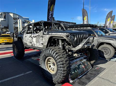 Some cool trucks at SEMA today : r/Trucks
