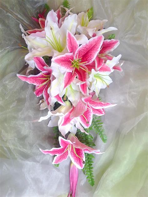STARGAZER LILIES!!!!!!!!!! I LOVE THEM!!!!!!!!!!! | Wedding flowers ...