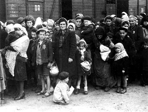 Former Nazi SS Camp Guard, 94, Goes on Trial in Germany | War History ...