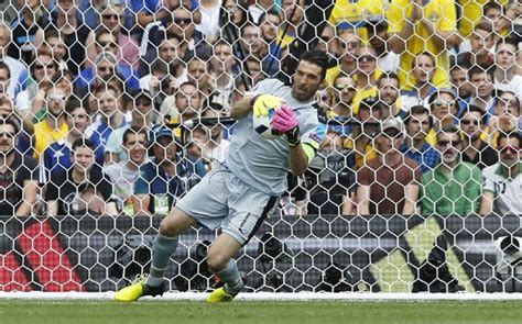 Euro 2016: Gianluigi Buffon misses Italy training with fever - India Today