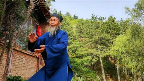 山西一位80岁老道士，13岁出家武功高强，睡觉从来不脱衣服,旅游,民俗,好看视频
