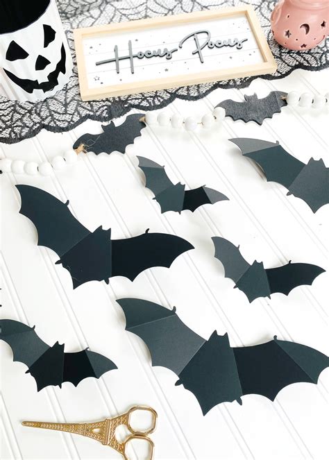 FREE Printable Bats Templates for a Bat Wall {Cricut Craft} - A Country ...