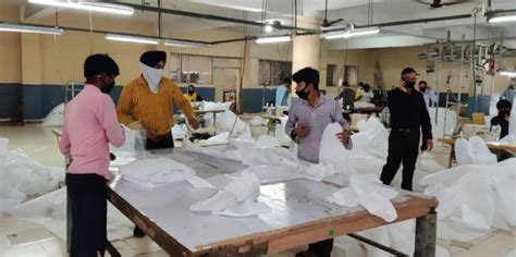 Lockdown Fallout: Distress Stalks Garment Workers in Ludhiana | NewsClick