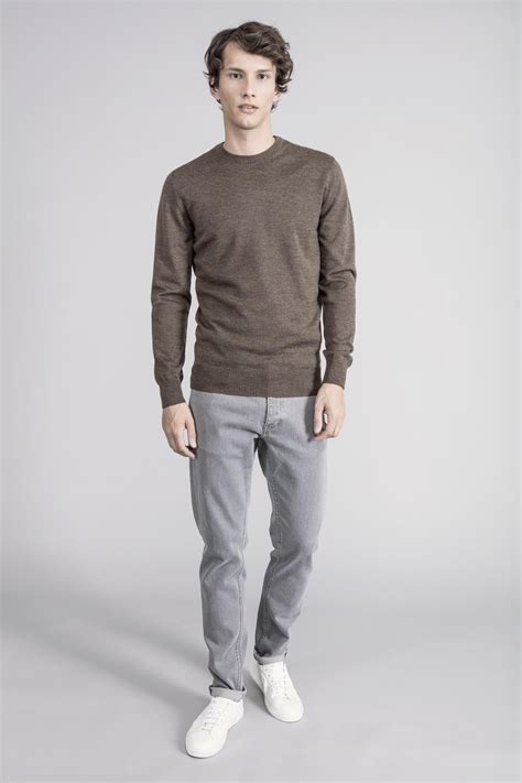 ASKET Mens timeless luxury basics: T-Shirts, Sweatshirts, Shirts ...