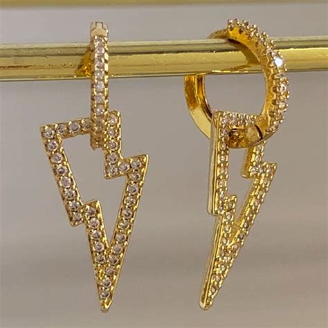 Classic Dangler Huggie Hoop Earrings - 18K Gold Plated – PEACHY ACCESSORIES