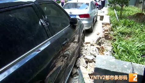 “嘣”！一声巨响，昆明一小区遭“石头雨”袭击，窗户破碎、车辆遭殃…_腾讯新闻