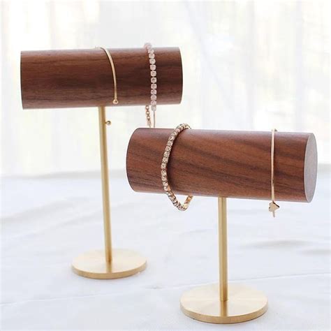 bracelet stand ideas