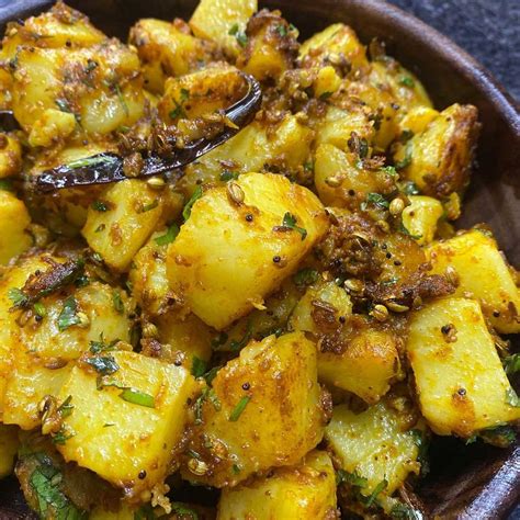 Aloo Ka Gutka Recipe: A Delish DIY Pahadi Style Aloo Ka Gutka Recipe ...