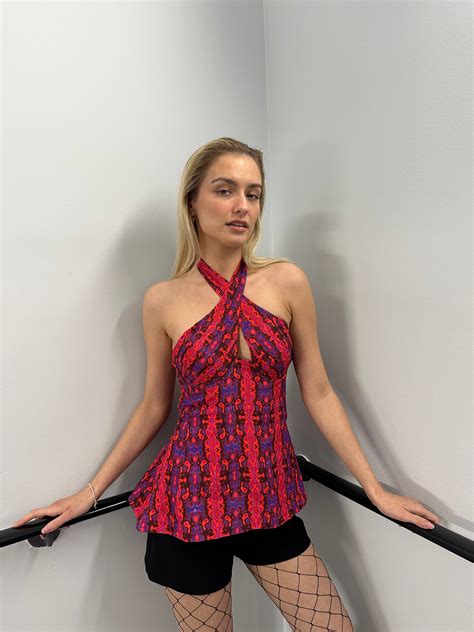 LAVA RED HALTER TOP – The Saiko Studio