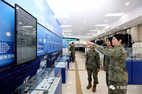 可VR试穿21式作训服……陆军首家被装精确申领超市正式营业啦_央广网