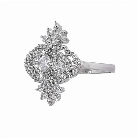 Taj Zayna Ring – VOYLLA