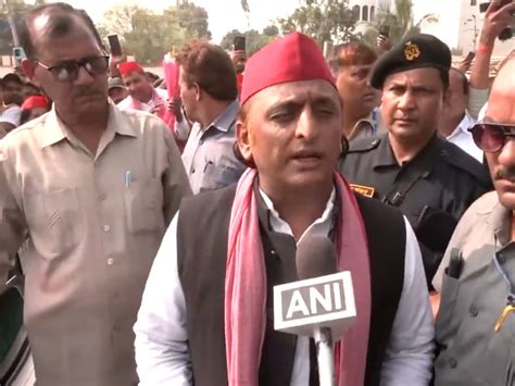 "Vote for jobs and to support new generation Tejashwi": Akhilesh Yadav ...