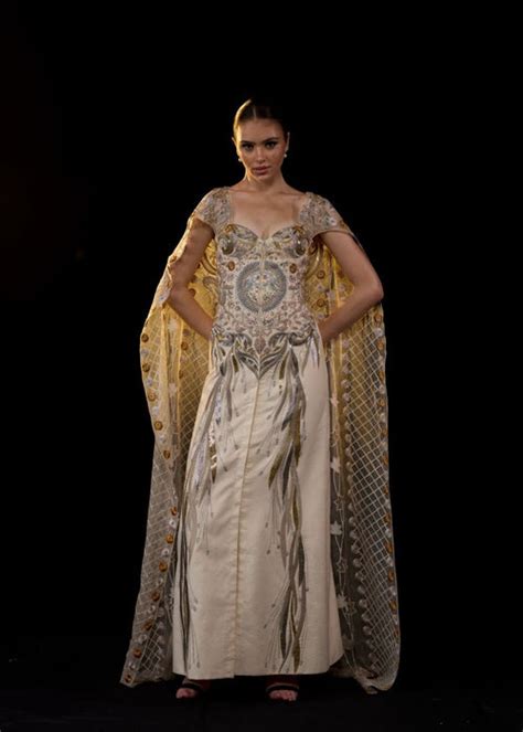 Floral Embroidered Gown – samantchauhan