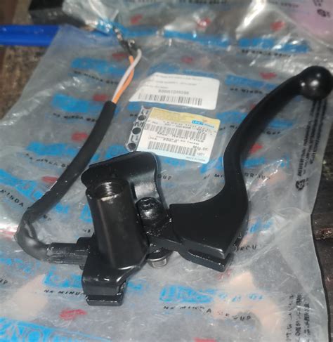 Uno Minda MI-0049B-M01 Handle BAR Switch- Left Side - Lever Assembly ...