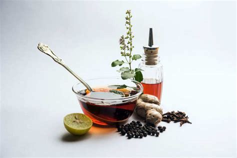 9 Effective Home Remedies For Throat Pain | Femina.in