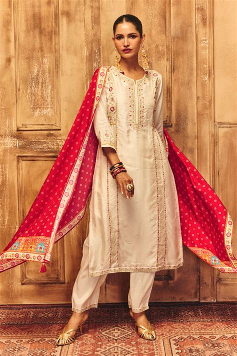 Cream Embroidered Kurta Set (3 Piece) – SABHYATA CLOTHING