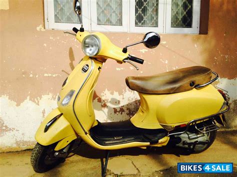 Used 2012 model Vespa LX 125 for sale in Chennai. ID 122662. Yellow ...