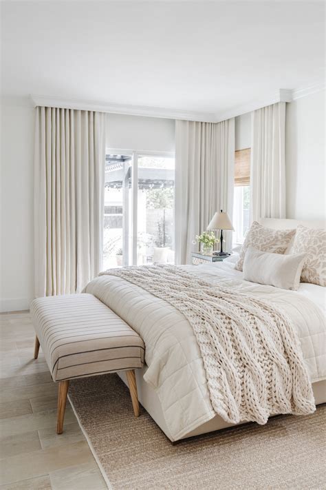 32 White Bedroom Ideas For a Cozy Escape