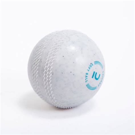 Buy Cricket Balls Online from Decathlon
