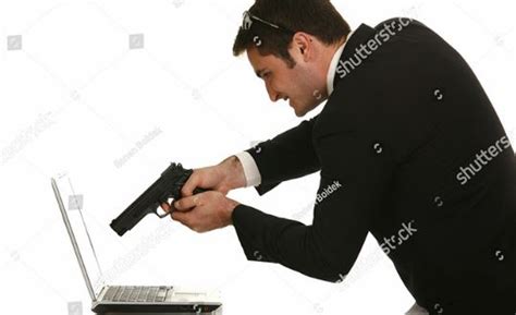 Shooting My Computer 的图像结果