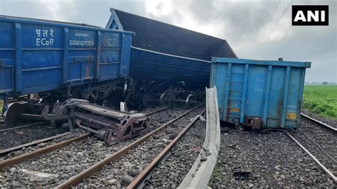 20 coaches of goods train derail in Bihar; operations on Gaya-DDU rail ...