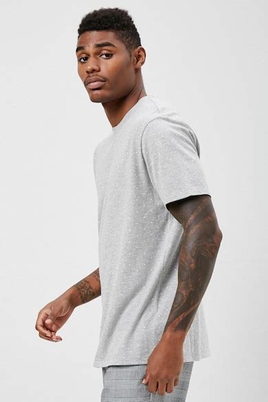 Buy Regular Fit Solid T-Shirts Online - 835174 | Forever 21.