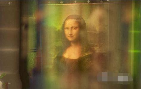 蒙娜丽莎画中的外星人 放大40倍发现画中还有一个女人