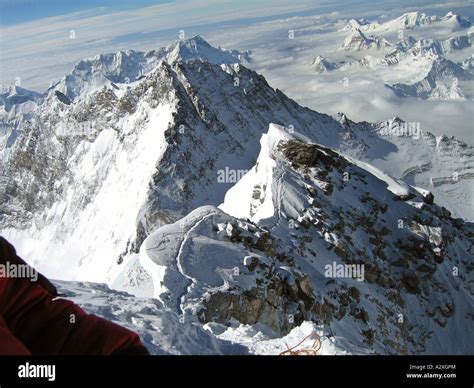 Hillary gipfel mount everest -Fotos und -Bildmaterial in hoher ...