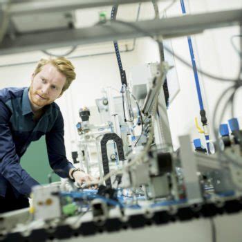 Robotics Technician 的图像结果