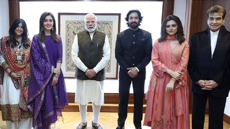 Ridhi Dogra shares pics with PM Narendra Modi from Sabarmati Report ...