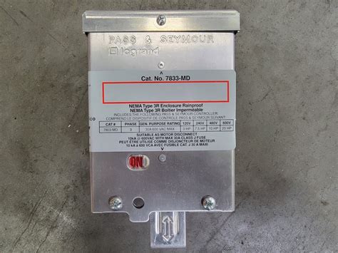 PASS & SEYMOUR 30 Amp, 3 Pole Manual Motor Controlled 7833-MD