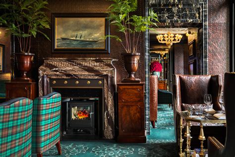 How to Perfect the Library Aesthetic at Home