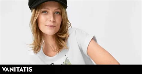 Las camisetas básicas de C&A para preparar el estreno de 'Emily in Paris'