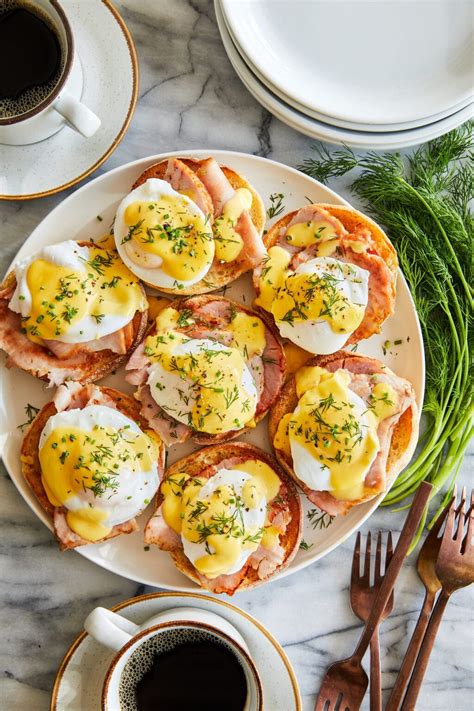 Classic Eggs Benedict - Damn Delicious