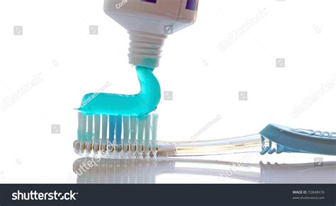 Close Up Toothpaste Tube 的图像结果