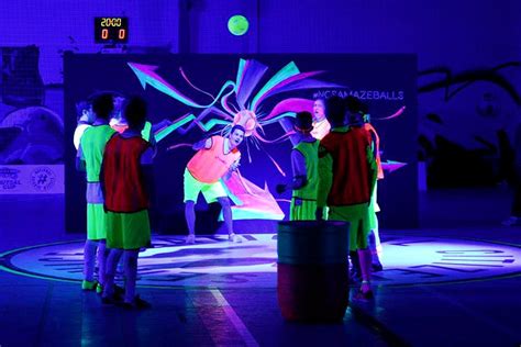 Play Neon Futsal | LBB