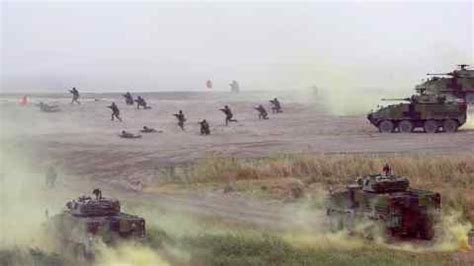 Reservists receive training during the annual Han Kuang military exercises in Taoyuan, Taiwan