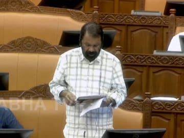 നിയമസഭയിൽ സംസാരിക്കുന്നതിനിടെ ശാരീരിക അസ്വസ്ഥതകളെ തുടര്‍ന്ന് മന്ത്രി ...