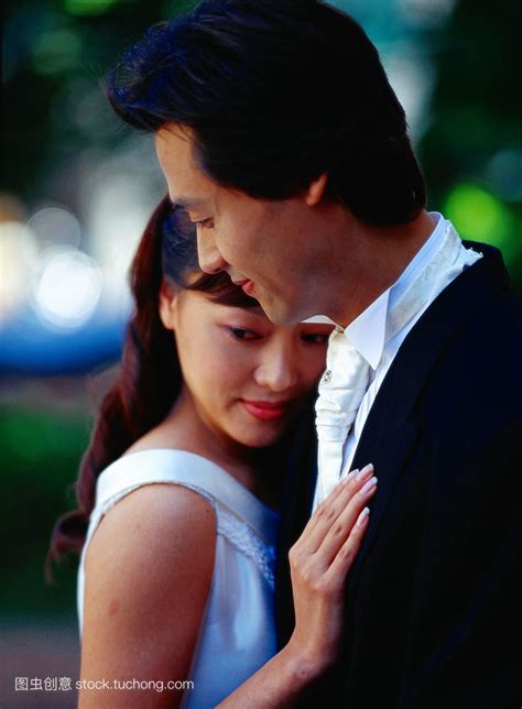 微笑婚姻服务韩国人男人和女人婚礼高清图片下载-正版图片502324073-摄图网