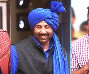 Poster Boys Movie Cast, Review, Wallpapers & Trailer