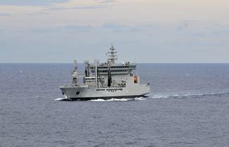 Deepak-class Fleet Tanker, INS Shakti refuelling Aircraft Carrier USS ...
