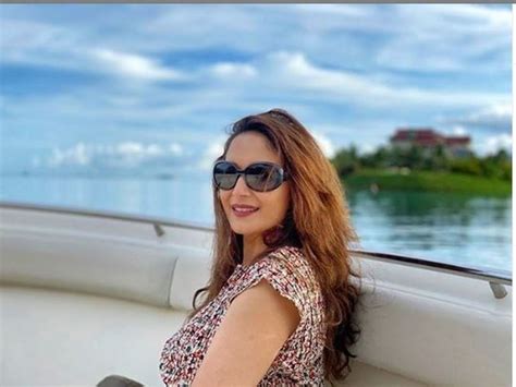 Madhuri Dixit stars 'EkDoTeenChallenge' to celebrate 31 years of 'Tezaab'