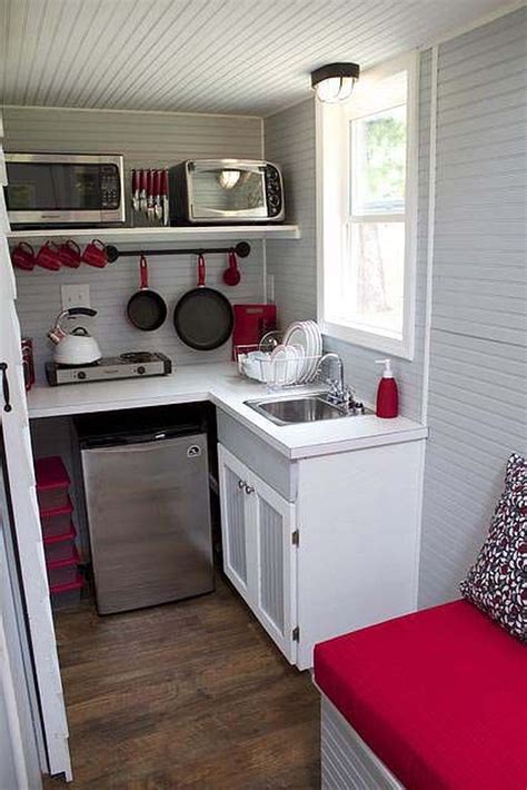 20+ Gorgoeus Tiny House Small Kitchen Ideas - TRENDHMDCR | Tiny house ...