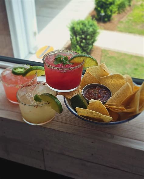 Shark Bar + Kitchen (@sharkbarandkitchen) • Instagram photos and videos