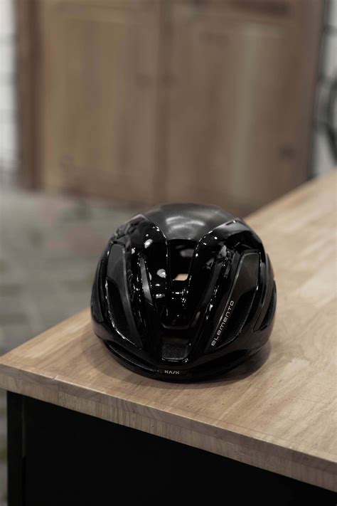 Kask Elemento (Black) – Mastermind Bicycle Studio