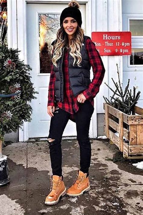https://glaminati.com/wp-content/uploads/2017/11/snow-boots-vest-flannel-shirt-ripped-jeans-hat.jpg