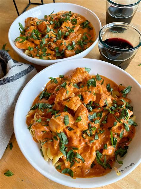 Italian Pesto Chicken with Creamy Marinara pasta | Pineapple House Rules