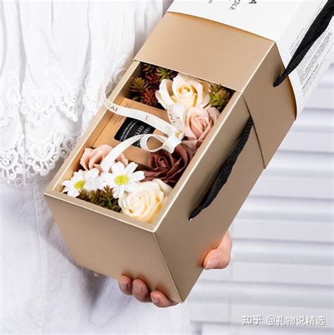 成年了送什么礼物最新素材